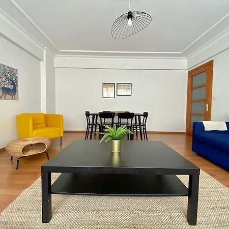 Apartament Location 3 Bedroom Flat - No6 *